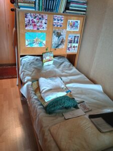 Bettgestellt Metall und Holz Bett